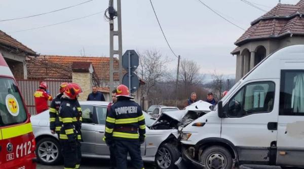 oameni raniti accident microbuz autoturism bihor