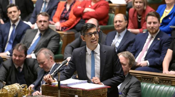 marea britanie reduce solicitanti azil