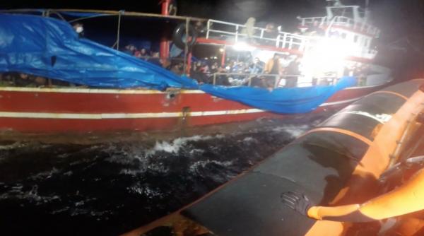 30 morti migranti naufragiu italia