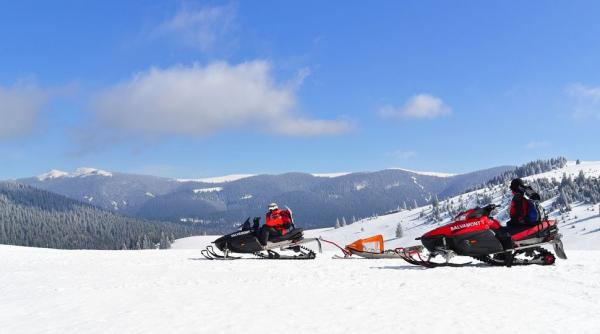 48 persoane salvate munte