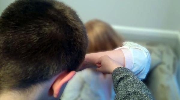 elev clasa a treia terorizare scoala targoviste