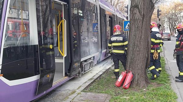 tramvai luat foc timisoara pasageri autoevacuat