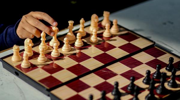 zece din cei mai buni sahisti ai lumii la etapa din bucuresti a grand chess tour