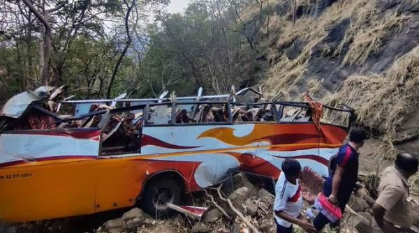 autobuz muzicieni prabusit 13 morti