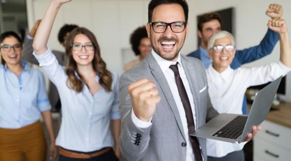 7 bune practici pentru a avea angajati fericiti