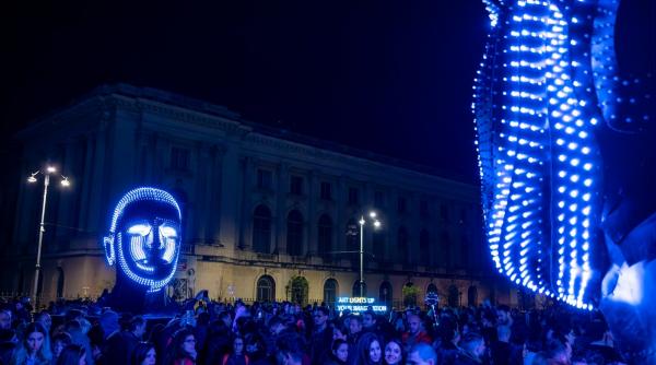 festivalul spotlight geometry of the city video mapping