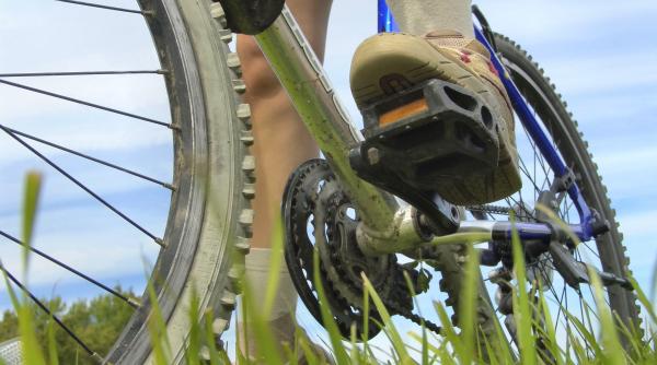 copil 5 ani mort cazut bicicleta canal