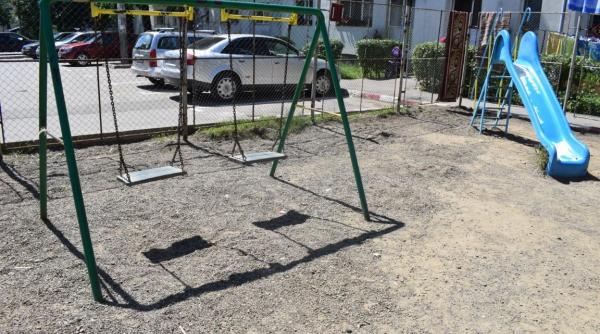 anpc parc capitala mizerie balansoare ruginite