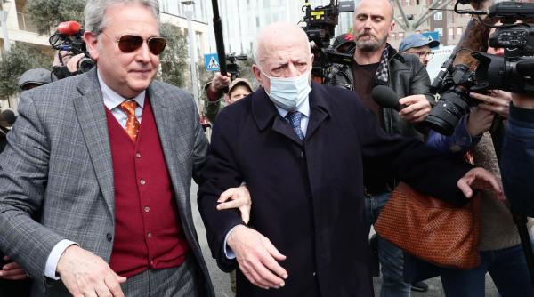 silvio berlusconi externare