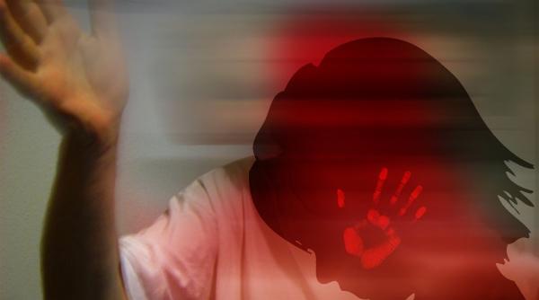 fetita denunt tata viol politie