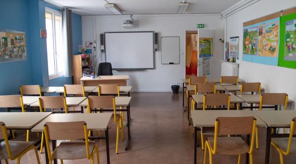 profesori carduri 2500 lei greva educatie joi