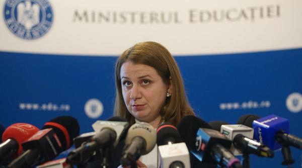 ministrul educatiei ligia deca prelungire an scolar examene nationale