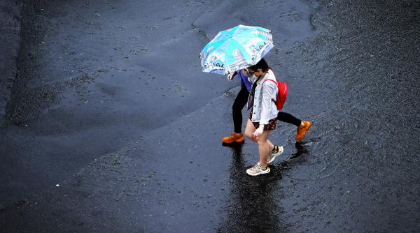 frig ploi torentiale prognoza meteo patru saptamani romania