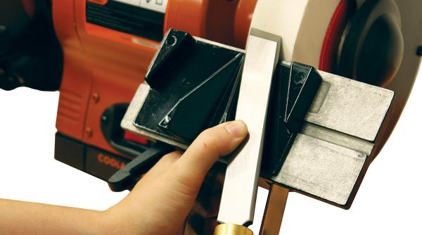 pas cu pas catre finisaje impecabile ghidul polizoarelor de banc pentru amatori si profesionisti