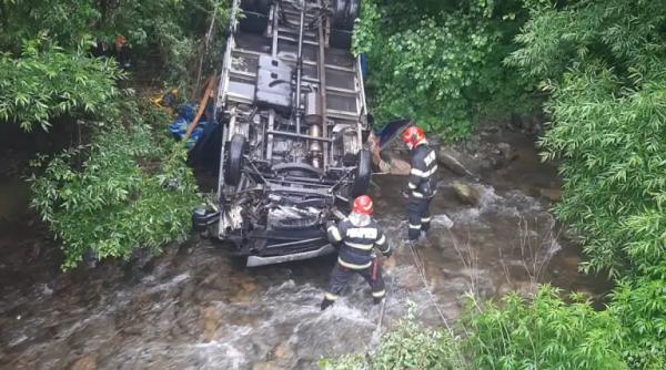 autoutilitara rasturnata albia rau