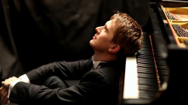 solitudes sergiu tuhutiu teatrul godot