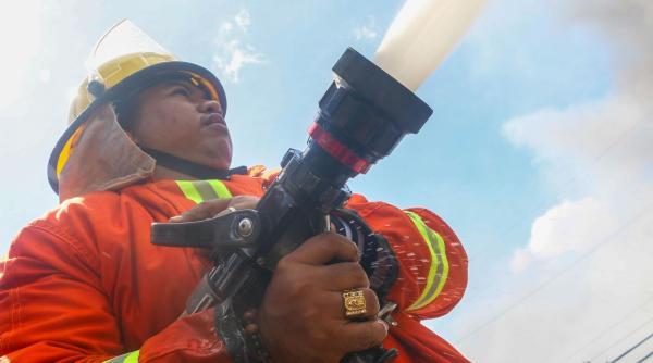 filipine feribot incendiu salvare