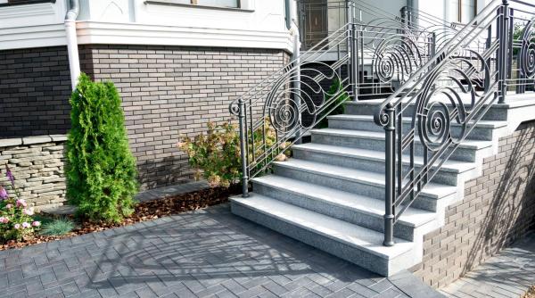 top 7 motive pentru a alege travertin pentru scarile exterioare