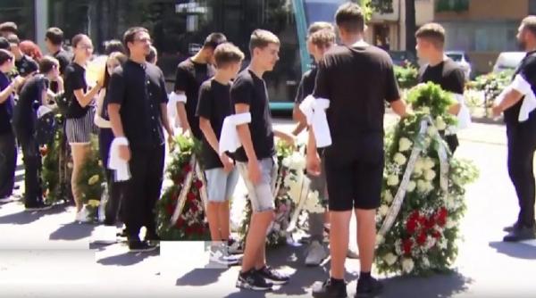 anchetatorii ziua inmormantarii fetei ucise craiova