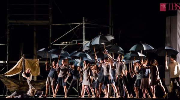 teatrul de balet sibiu danseaza in piata mare dupa o pauza de trei ani