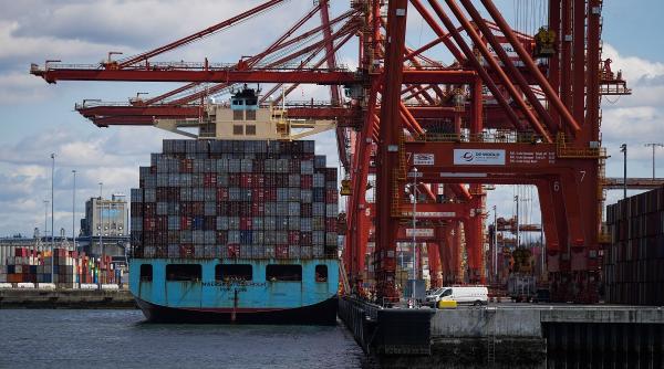 mii lucratori portuari columbia britanica greva