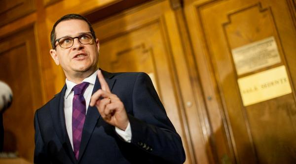 radu tudor demisie eduard hellvig sri