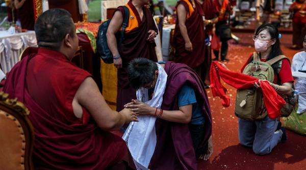 trezita din morti chiar inainte de inmormantare