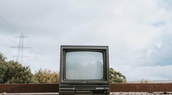 prima transmisie tv a avut loc in anii 50 afla alte lucruri interesante ce au avut loc in acea perioada