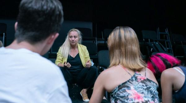 ideo ideis festivalul 18 artistii care au acceptat provocarea de a redesena lumea devenind traineri si mentori ai trupelor de teatru de liceeni