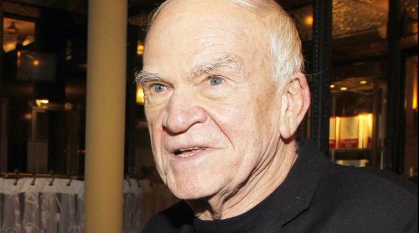 milan kundera a murit