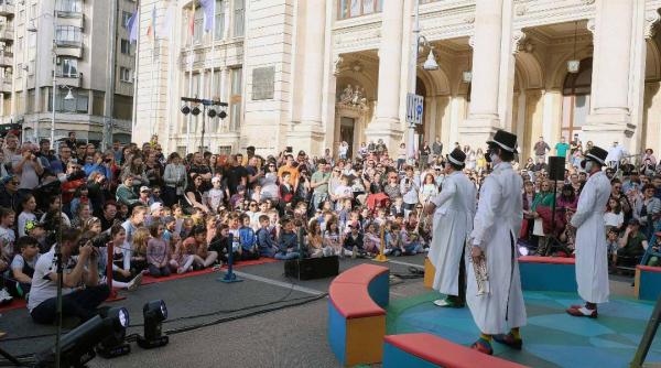 statui vivante teatru de papusi spectacole lectura si acrobatii in programul weekendului 15 16 iulie strazi deschise pe calea victoriei