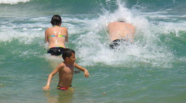 alerta litoral bacterie periculoasa apa marii atentie copii