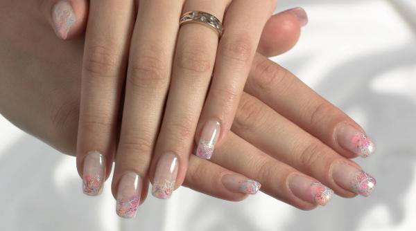 unghii cu gel sau lac semipermanent care este diferenta