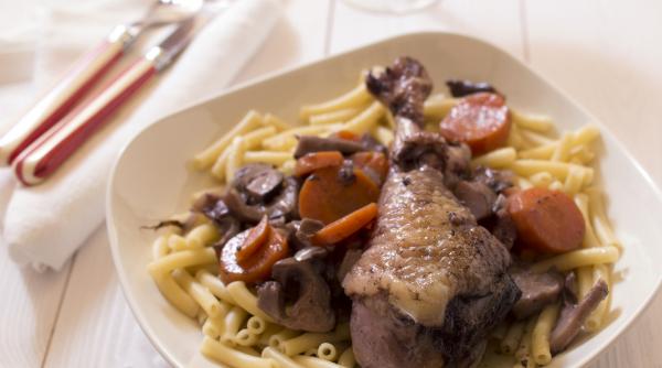 coq au vin reteta frantuzeasca celebra