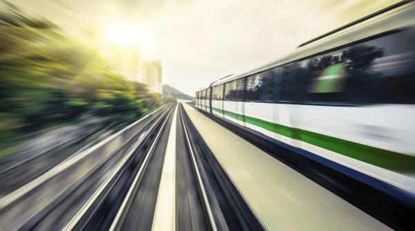 tren licitatie statie