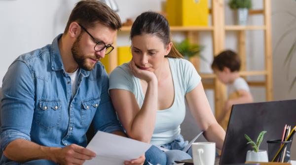 sfaturile utile care te ajuta sa treci cu bine peste o perioada financiara nefasta