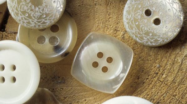 tu stii sa cosi un nasture iata cea mai simpla metoda