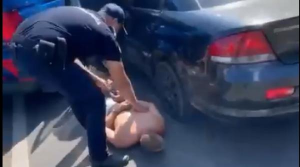 beat lovit masina jandarmerie fugit accident incatusat burta asfalt