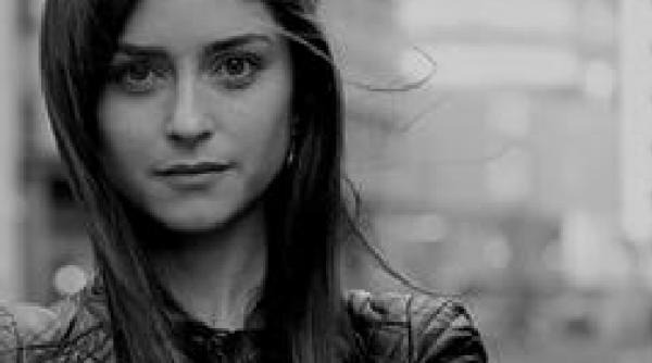 jurnalista de razboi anelise borges si experta in conexiuni umane lakshmi rengarajan vorbesc despre tacere la unfinished