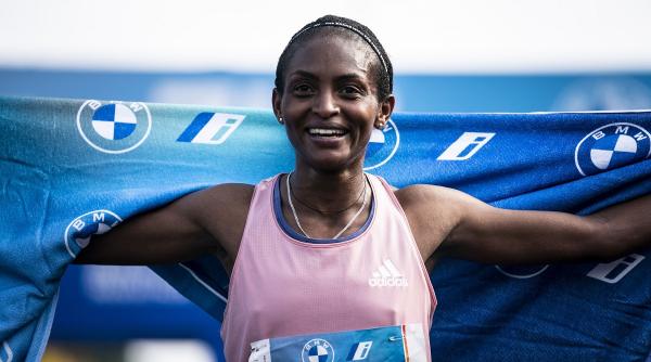 etiopianca assefa record mondial maraton feminin berlin