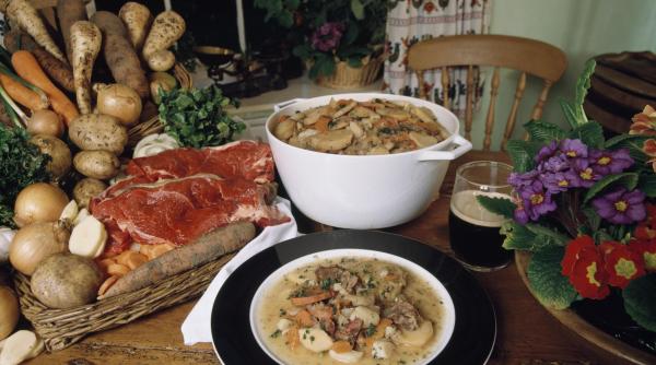 metoda simpla si eficienta de indepartare a mirosului neplacut din caserolele de plastic