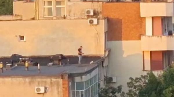 tanar ameninta arunca timisoara negociatori politie