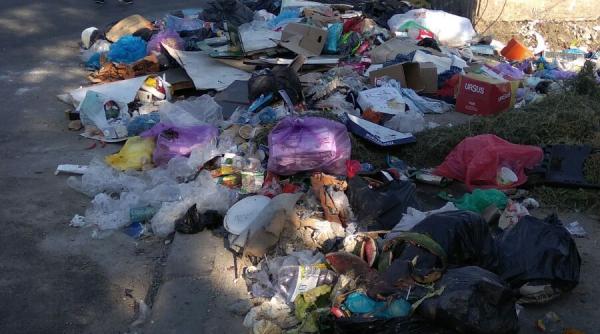 amenzi uriase inchisoare romani arunca deseuri domeniu public