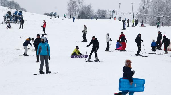 cand deschid partii schi poiana brasov