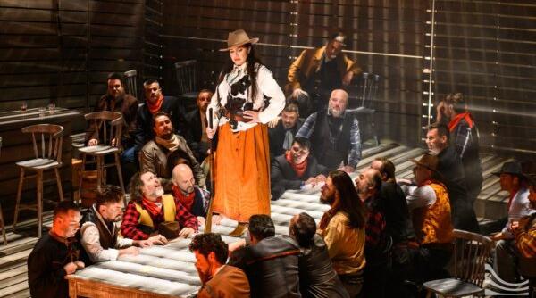 decoruri fascinante costume spectaculoase si personaje puternice opera la fanciulla del west de g puccini