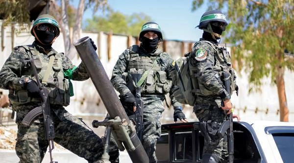 limba romana forma corecta ostatic ostatec