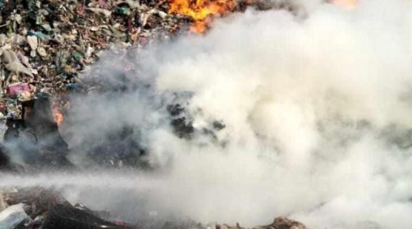 arde groapa gunoi dambovita