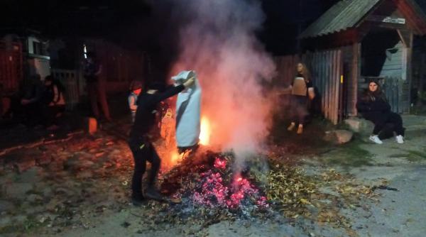 foc sumedru traditie igienizare livezi strangere recolta