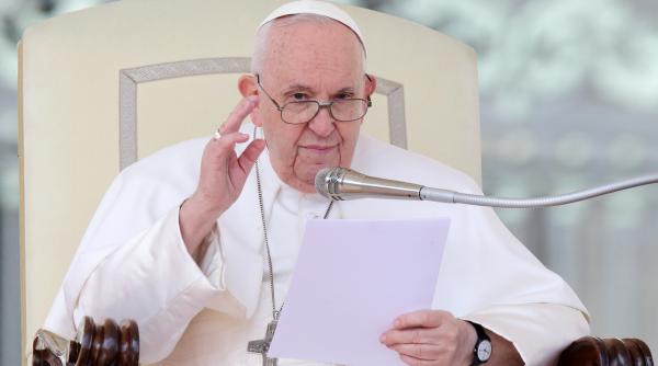 Papa Francisc: Nimeni să nu abandoneze posibilitatea de a opri armele