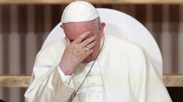 Papa Francisc a renunţat la citirea unui discurs argumentând că nu se simte bine